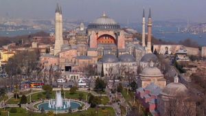 Experience Istanbul with its bustling bazaar, exquisite architecture, great mosques, and the hammam, or Turkish bath